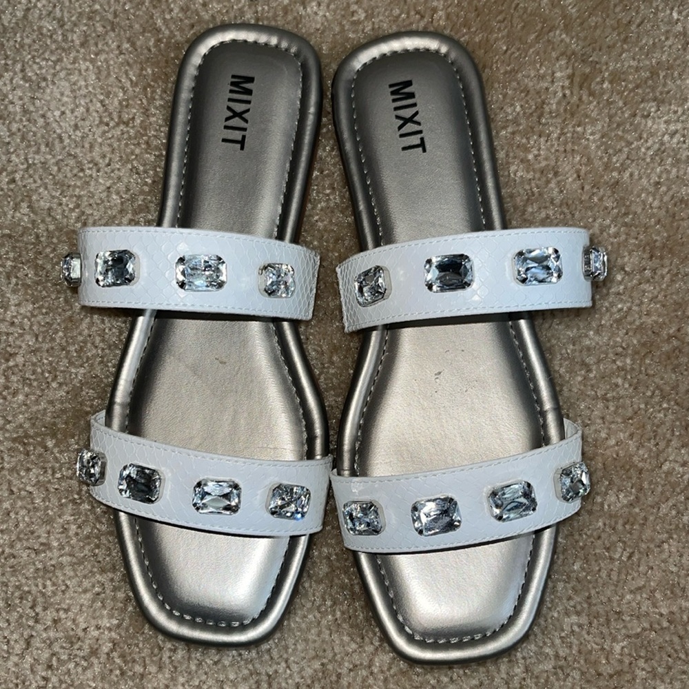 MIXIT Kelly Sandals Size 10 M Color White